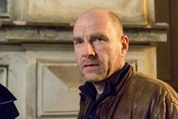 Wolfsland – - Foto: Butsch (Götz Schubert) misstraut Björn Delbrück, dem Exmann seiner Kollegin Viola.