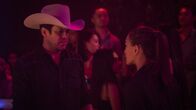 Almost Paradise – Alex Walker (Christian Kane) und Kai Mendoza (Samantha Richelle)