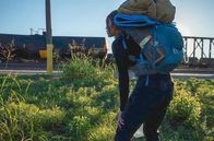 This Train I Ride – Die 20-jährige Karen springt auf Züge auf, deren Ziele sie nicht kennt.