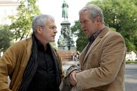 Paul Kemp - Alles kein Problem – (v.li.) Oliver Karbus (Prof. Haller), Harald Krassnitzer (Paul Kemp).