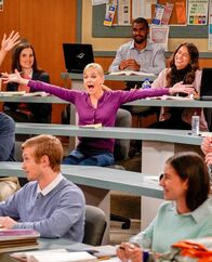 Mom – Anna Faris (Christy).