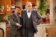 9JKL – Josh (Mark Feuerstein, l.); Harry (Elliott Gould, r.)