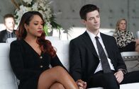 The Flash – Iris West-Allen (Candice Patton, l.); Barry Allen (Grant Gustin, r.)