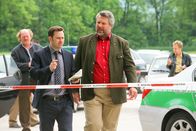 Die Rosenheim-Cops – Mord bei einer Auktion: Die Rosenheim-Cops König (Mark-Alexander Solf, l.) und Stadler (Dieter Fischer, r.) ermitteln.