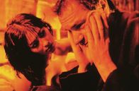 The Element Of Crime – Begleitet von der Prostituierten Kim (Me Me Lai), beginnt Polizist Fisher (Michael Elphick) an sich zu zweifeln.