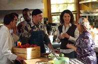 Gilmore Girls – Jackson Douglas (Jackson Belleville, 3.v.li.), Lauren Graham (Lorelai Gilmore), Melissa McCarthy (Sookie St. James, re.).