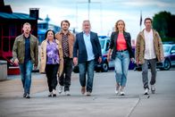 SOKO Donau – (v.li.): Martin Gruber (Max Herzog), Maria Happel (Franziska Beck), Max Fischnaller (Julius Rubatsch), Gregor Seberg (Helmuth Nowak), Lilian Klebow (Penny Lanz), Andreas Kiendl (Klaus Lechner),
