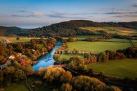 Gordon Ramsay: Kulinarischer Showdown – Monmouth Viaduct ist eine alte, verfallene Eisenbahnbrücke über den Fluss Wye in Monmouthshire, Wales.