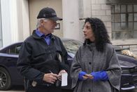 Navy CIS – Leroy Jethro Gibbs (Mark Harmon, l.); Neera Kapoor (Rahnuma Panthaky, r.)
