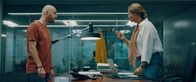 3 Hz – Thomas (Stan Van Samang) diskutiert mit Patricia (Emilie De Roo).