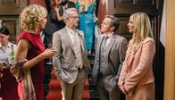 Für eine Nacht ... und immer? – Der intrigante Kollege Dennis (Johannes Zirner, 2. v. re.) stellt Hajo (Dominic Raacke) und Eva (Juliane Köhler) seine Frau Verena (Sandra Koltai) vor.