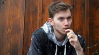 7 Tage ... – Ragbar arbeitet in der Marburger Bootswerft. Die vom Jobcenter verordnete Maßnahme soll helfen Langzeitarbeitslose wieder in den Arbeitsmarkt zu integrieren.