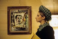 Barbra Streisand - Geburt einer Diva – Mit ihrer Mezzosopran-Stimme und ihrem Aussehen, das nicht den gängigen Schönheitsidealen entspricht, schreibt sie ein ganz eigenes Kapitel in der Unterhaltungsgeschichte.