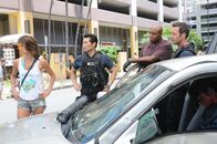 Hawaii Five-0 – Ein neuer Mordfall beschäftigt Steve (Alex O'Loughlin, r.), Chin (Daniel Dae Kim, 2.v.l.), Grover (Chi McBride, 2.v.r.) und Kono (Grace Park, l.) ...