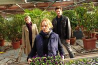 SOKO Stuttgart – Martina Seiffert (Astrid M. Fünderich, l.), Jo Stoll (Peter Ketnath, r.) und Franziska Wenzel (Dorkas Kiefer, M.).