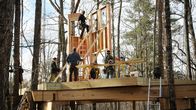 Die Baumhaus-Profis – During the built of the Magical Modern Treehouse.