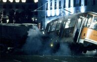 Derailed - Terror im Zug – Jacques Kristoff (Jean Cluade van Damme) arbeitet als NATO-Geheimagent und macht gerade gemeinsam mit seiner Frau, seiner Tochter und seinem Sohn Urlaub in Wien. Doch mit der Idylle ist es vorbei, als sein Vorgesetzter ihn darum bittet, die High-Tech-Diebin Galina Konstantin in einem Zug von Bratislava nach München zu begleiten.