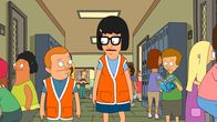 Bob's Burgers – Tina (r.) möchte unbedingt eine wichtige Rolle bei der Pausenaufsicht übernehmen und spannt sogar ihre Geschwister bei der Marketingaktion mit ein. Wird Rudy (l.) sie auch unterstützen oder wird er zu ihrer Konkurrenz?