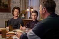 Young Sheldon – (v.l.n.r.) Georgie Cooper (Montana Jordan); Sheldon Cooper (Iain Armitage); George Cooper sen. (Lance Barber)