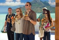 All Inclusive - Willkommen im Paradies – Joey (Jon Favreau), Ronnie (Malin Akerman), Dave (Vince Vaughn), Lucy (Kristin Davis), Shane (Faizon Love, h.)