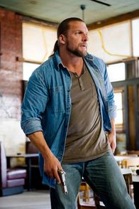 Inside Out – Nach 13 Jahren Gefängnis wird A.J. (WWE Superstar Paul "Triple H" Levesque) endlich in die Freiheit entlassen. Doch er muss feststellen, dass sein bester Freund Jack inzwischen mit seiner großen Liebe Claire verheiratet ist und die beiden auch noch eine Tochter zusammen haben.