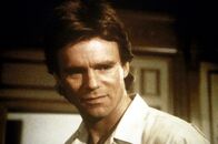 MacGyver – MacGyver (Richard Dean Anderson) ist positiv überrascht.