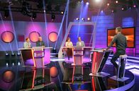 Meister des Alltags – Moderator Florian Weber (re.) will's wissen: Wer wird heute "Meister des Alltags"? v. li.: Rateteam Enie van de Meiklokjes und Bodo Bach oder Alice Hoffmann und Christoph Sonntag?