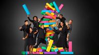 Black-ish – (v.li.): Marcus Scribner (Andre ‚Junior‘ Johnson jr.), Yara Shahidi (Zoey Johnson), Jenifer Lewis (Ruby), Anthony Anderson (Andre ‚Dre‘ Johnson), Austin/Berlin Gross (Devonte Johnson), Miles Brown (Jack Johnson), Marsai Martin (Diane Johnson), Tracee Ellis Ross (Rainbow ‚Bow‘ Johnson), Laurence Fishburne (Pops).