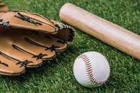 Baseball: Bundesliga – Nahaufnahme der Baseballausrüstung