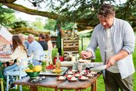 Jamie Oliver: Together - Alle an einem Tisch – Jamie Oliver und Familie Die Verwendung des sendungsbezogenen Materials ist nur mit dem Hinweis und Verlinkung auf TVNOW gestattet.