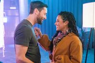 New Amsterdam – Dr. Max Goodwin (Ryan Eggold) und Dr. Helen Sharpe (Freema Agyeman) Die Verwendung des sendungsbezogenen Materials ist nur mit dem Hinweis und Verlinkung auf RTL+ gestattet.