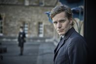 Der junge Inspektor Morse – Endeavour Morse (Shaun Evans) ermittelt nicht nur im Todesfall Brian Finch sondern ist auch mit dem Schutz der selbst ernannten Sittenwächterin Joy Pettybon betraut.