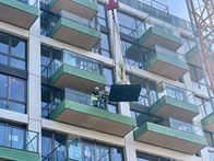 plan b: City Vibes – Auf den Balkonen dieses innovativen Holz-Hochhauses im niederländischen Delft wird es grün.