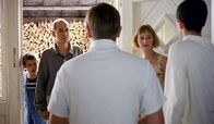 Funny Games – v.r.) bedrohen Georg (Ulrich Mühe, r.) und seine Frau (Susanne Lothar). . Funny Games