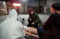 Tatort – Bizarrer Leichenfund: Kommissarin Tessa Ott (Carol Schuler, m) und ihre Kollegin Kommissarin Isabelle Grandjean (Anna Pieri Zuercher, r.).