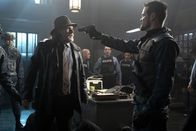 Gotham – Harvey Bullock (Donal Logue, l.); Eduardo Dorrance (Shane West, r.)