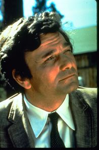 Columbo – "Eine Frage hätte ich da noch": Inspektor Columbo (Peter Falk) .