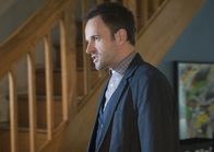 Elementary – Mit einer hervorragender Auffassungsgabe versucht Sherlock Holmes (Jonny Lee Miller) einen neuen Fall zu lösen ...