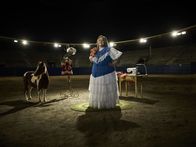 Baskets – (3. Staffel) - Christine Baskets (Louie Anderson)
