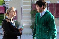 Sturm der Liebe – ARD STURM DER LIEBE FOLGE 1557 Uhr im ERSTEN. Zwischen Theresa (Ines Lutz, l.) und Moritz (Daniel Fünffrock, r.) kommt es zu einem verzaubernden Moment.