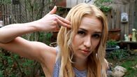 Die dunkle Seite des Web – Die Anarchistin und Netz-Aktivistin Julia Tourianski ist eine entschiedene Gegnerin von staatlicher Überwachung. Freiheit und Selbstbestimmung stehen für sie an erster Stelle.