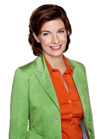 Anna und die Liebe – Die langjährige Empfangsdame der Agentur hat schon alles gesehen: durchgeknallte Kreative, zickige Models und wütende Kunden: Steffi Hauschke (Karin Kienzer) ...