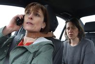 Scott & Bailey – DCI Gill Murray (Amelia Bullmore, l.); Helen Bartlett (Nicola Walker, r.)