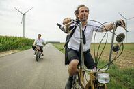 25 km/h – Christian (Lars Eidinger) und Georg (Bjarne Mädel).