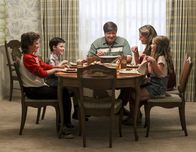 Young Sheldon – L-R: Georgie Cooper (Montana Jordan), Sheldon Cooper (Iain Armitage), George Cooper Sr. (Lance Barber), Mary Cooper (Zoe Perry), Missy Cooper (Raegan Revord)