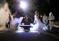 Speechless – Ein ganz besonderes Halloweenfest wartet auf Maya (Minnie Driver, 3.v.r.), Jimmy (John Ross Bowie, r.), Ray (Mason Cook, 2.v.r.), JJ (Micah Fowler, 3.v.l.), Dylan (Kyla Kenedy, l.) und Kenneth (Cedric Yarbrough, 2.v.l.) ...