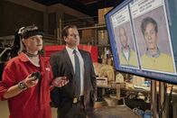 Navy CIS – Versuchen alles, um die zwei entflohenen Häftlinge zu finden: Abby (Pauley Perrette, l.) und Tony (Michael Weatherly, r.) ...