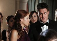 The Mentalist – Ein neuer Fall beschäftigt Grace (Amanda Righetti, l.), Wayne (Owain Yeoman, r.) und das restliche Team ...
