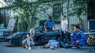 SOKO München – Die SOKOs am Tatort: Resi Schwaiger (Mersiha Husagic, l.), Franz Ainfachnur (Christofer v. Beau, 2.v.l.), Dominik Morgenstern (Joscha Kiefer, 2.v.r.) und Dr. Weissenböck (Florian Odendahl, r.).