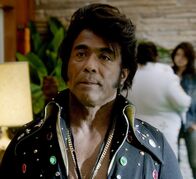 Hawaii Five-0 – Ein Sänger wird während eines Treffens von Elvis-Imitatoren ermordet. Das Team um Steve beginnt mit den Ermittlungen. Doch hat African American Elvis (Garry E. Moore) etwas gesehen, was den Ermittlern weiterhelfen kann?; Ein Sänger wird während eines Treffens von Elvis-Imitatoren ermordet. Das Team um Steve beginnt mit den Ermittlungen. Doch hat African American Elvis (Garry E. Moore) etwas gesehen, was den Ermittlern weiterhelfen kann?
